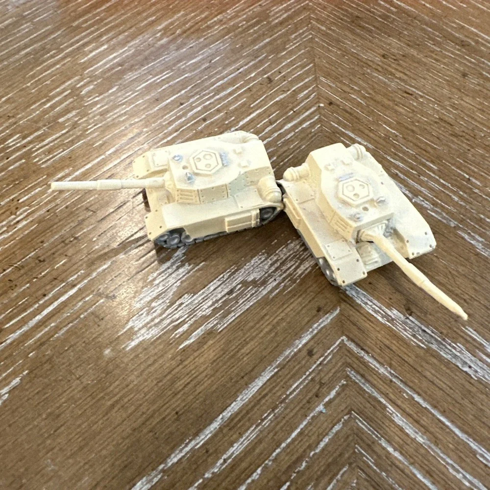 Miniature Plastic Toy Tanks Desert Tan Military Vehicle Set of 2 Tabletop Gaming